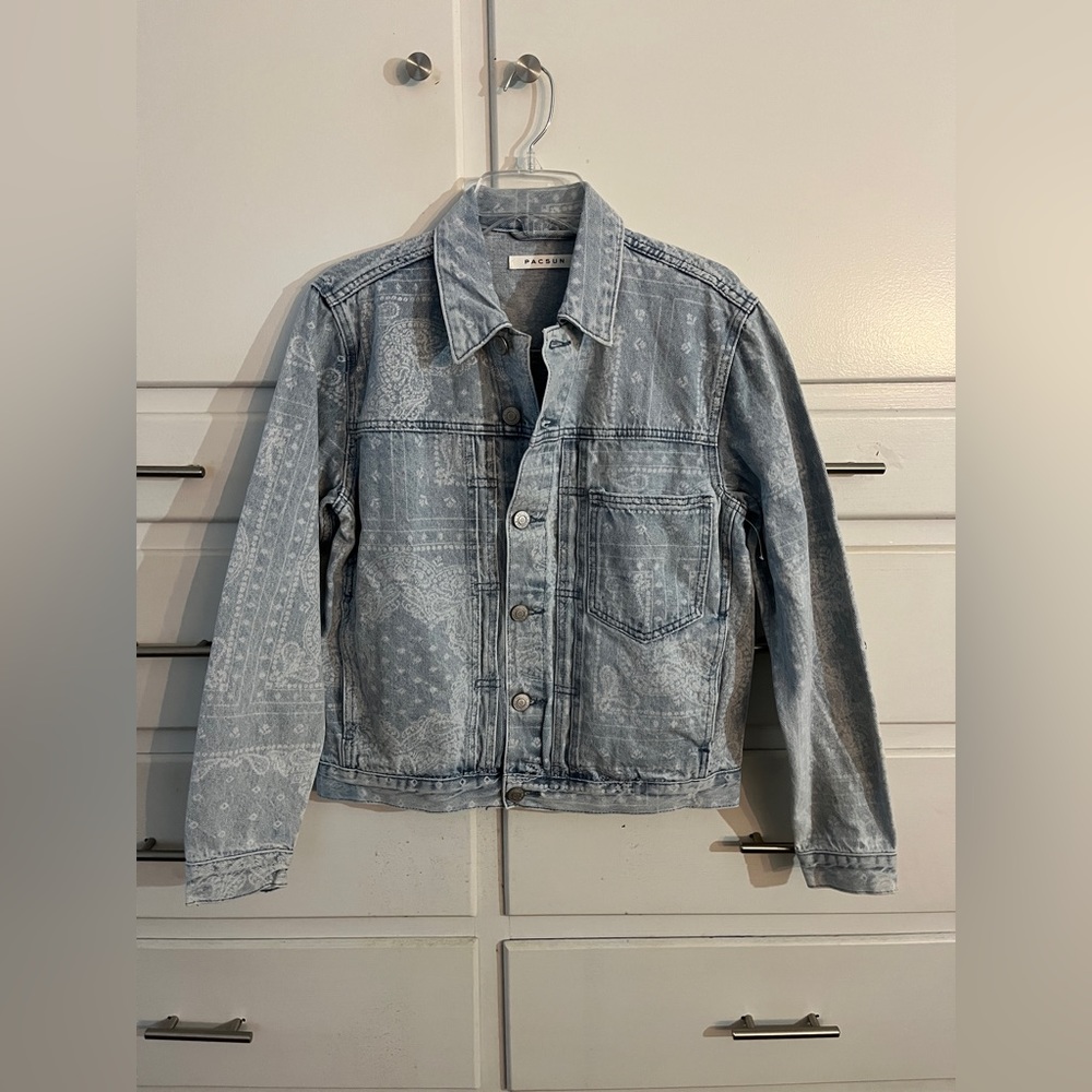 PacSun jean jacket with white paisley print size small